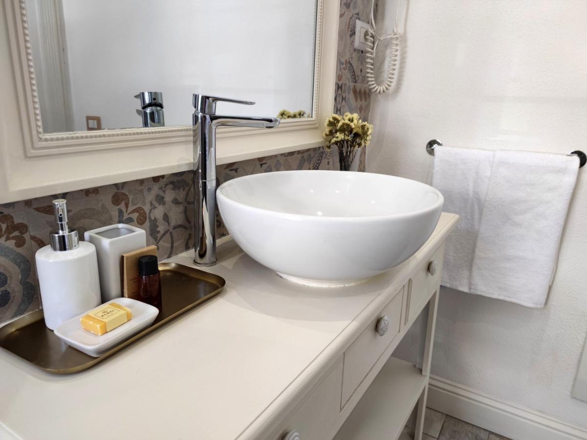 Hibiscus Comfort Stay Quartu SantʼElena Exterior foto